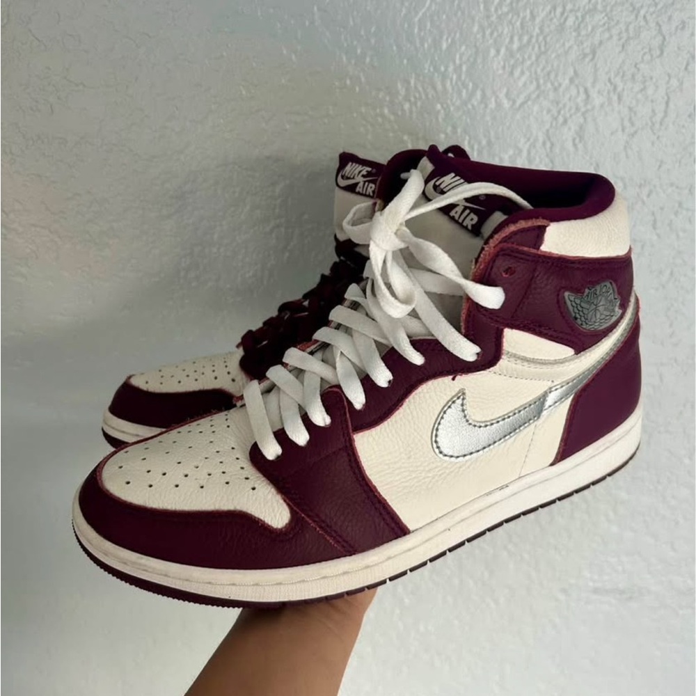 SOLD Nike Air Jordan 1 Retro High OG "Bordeaux" Men's Size 9